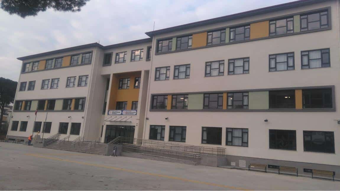 Muradiye Atatürk Ortaokulu Fotoğrafı